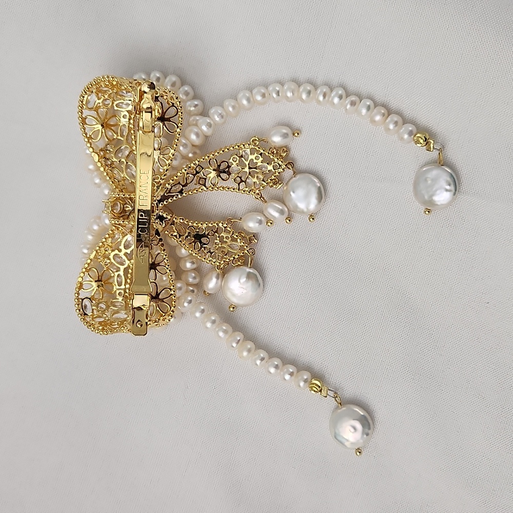 Stunning Pearl Bow Hair Barrette - Picture 2 of 2